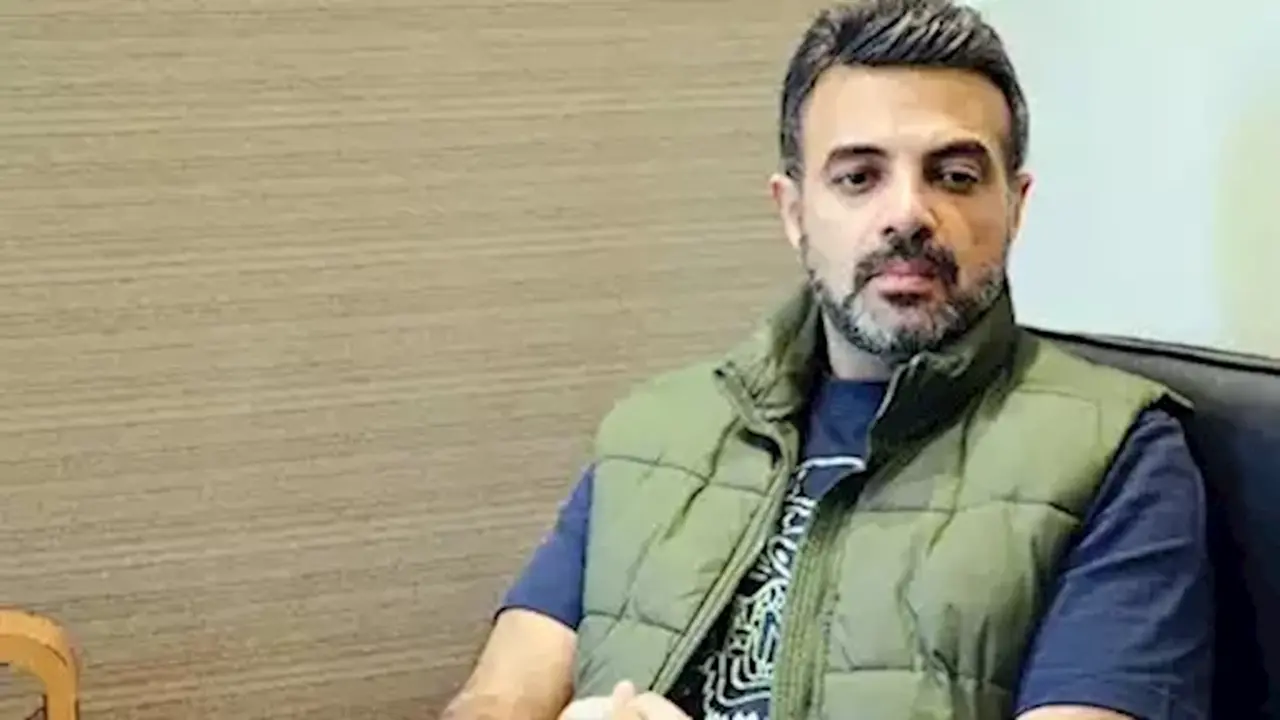 أزمة تتر المسلسل.. عمرو محمود ياسين يحسم الجدل حول تدخل ياسمين عبدالعزيز